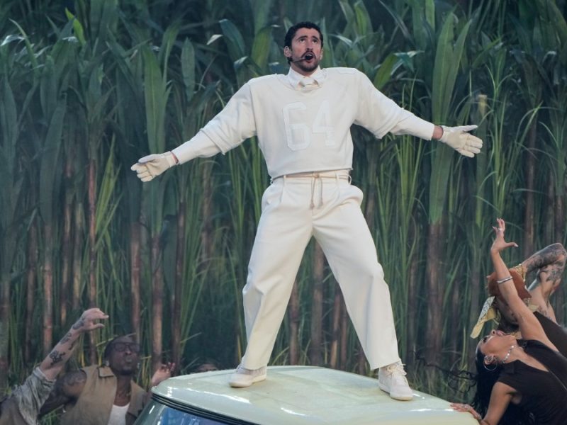 Bad Bunny tiró más canciones en el espectáculo del medio tiempo del Súper Bowl LX