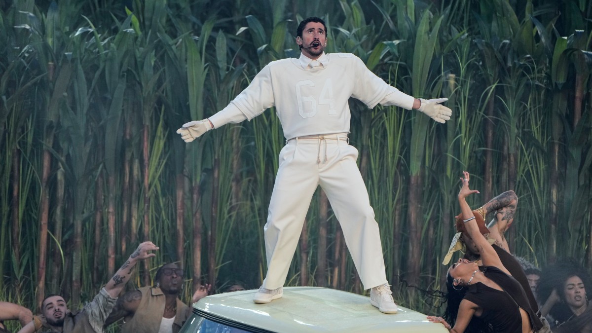 BadBunnySúperBowlLX