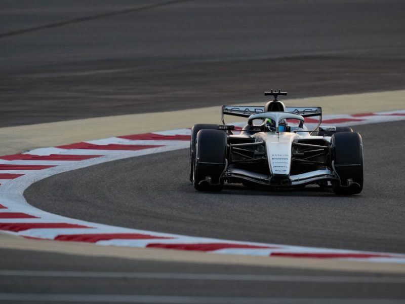 F1: Sergio ‘Checo’ Pérez vuelve a la pista, ahora con Cadillac, en la práctica de Bahréin 