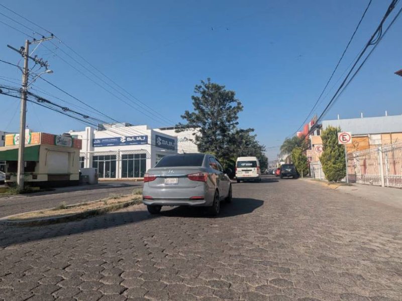 Ola de robos en Las Plazas: Regidor fue ‘uno más’; cunden ‘cristalazos’ en zona comercial