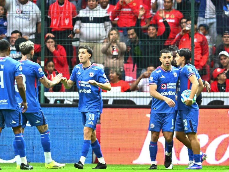 José Paradela logra gol por cuarto partido al hilo y Cruz Azul empata contra Toluca 