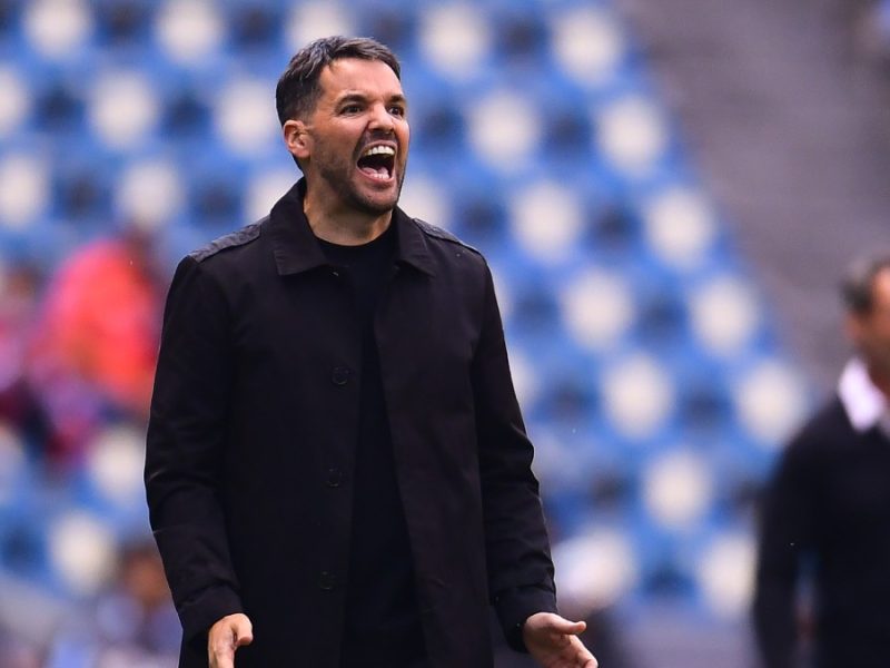 Larcamón y ‘Toro’ Fernández ya conocen sus sanciones, tras ser expulsados