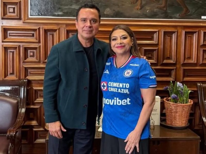 Víctor Velázquez se reúne con Clara Brugada; ‘Muy pronto, les tendremos noticias’, señala dirigente de Cruz Azul