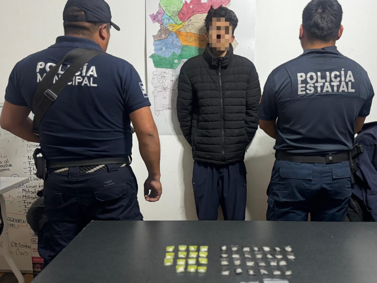 Detienen a joven con presunto cristal y cocaína en Cuautepec