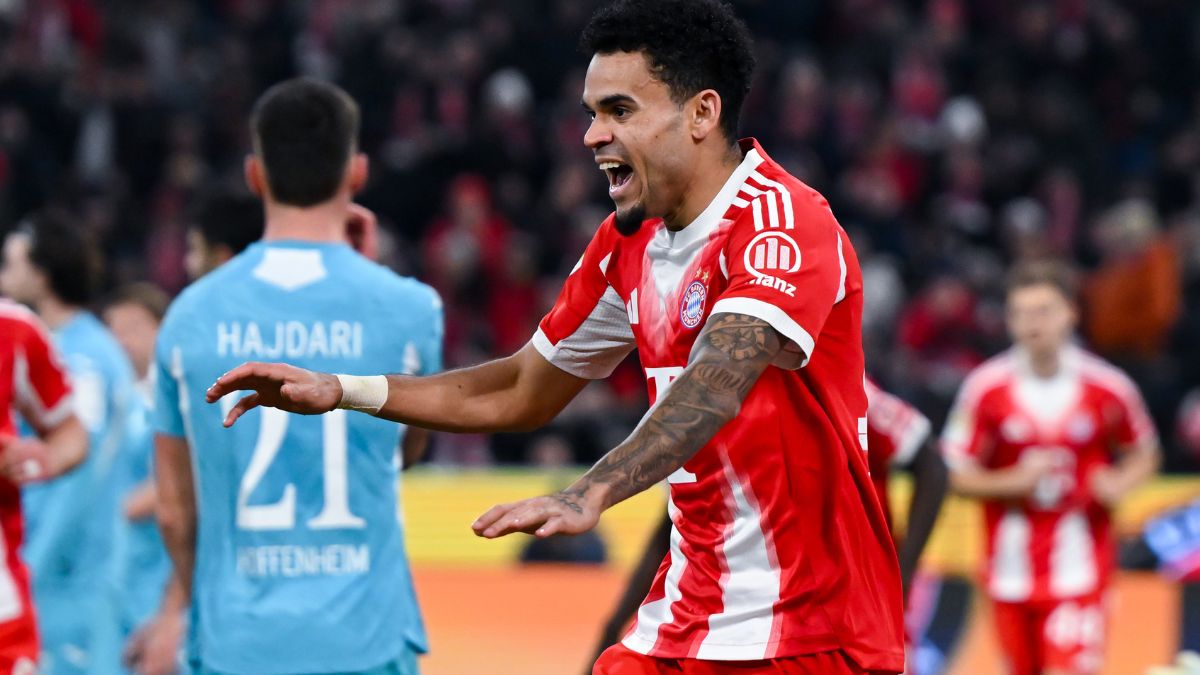 Luis Díaz, del Bayern Munich, celebrando un gol en la Bundesliga, que ahora será transmitida por FOX. Foto: Agencia AP.