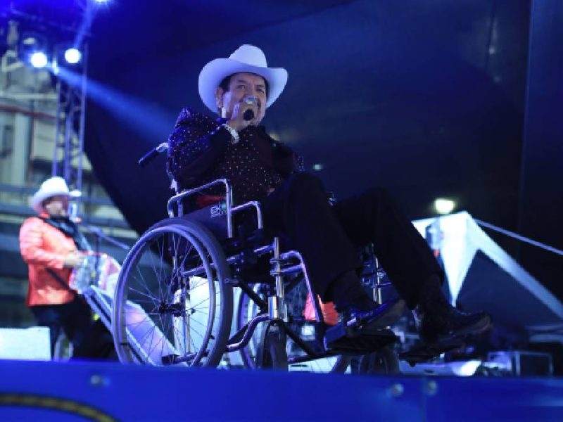 Hospitalizan a Don Chayo, vocalista de Los Cardenales de Nuevo León