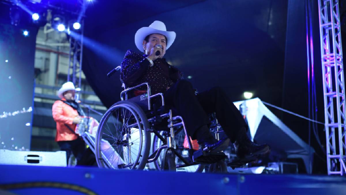 Don Chayo es hospitalizado