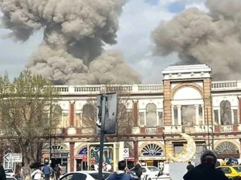 EU e Israel atacan Irán con decenas de bombardeos; Alí Jamenei responde con ataques