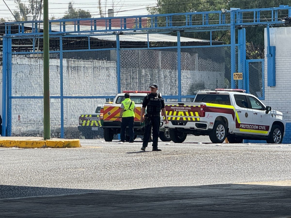 Controlan fuga de amoniaco en empresa de hielos de la avenida Constituyentes