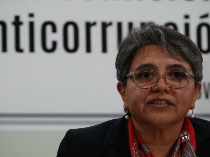 Transan proveedores al IMSS, otra vez; Gobierno los inhabilita  por falsear información