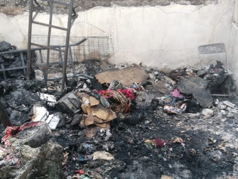 Descartan autoridades extorsión tras incendio en Mercado Hidalgo; hay un detenido