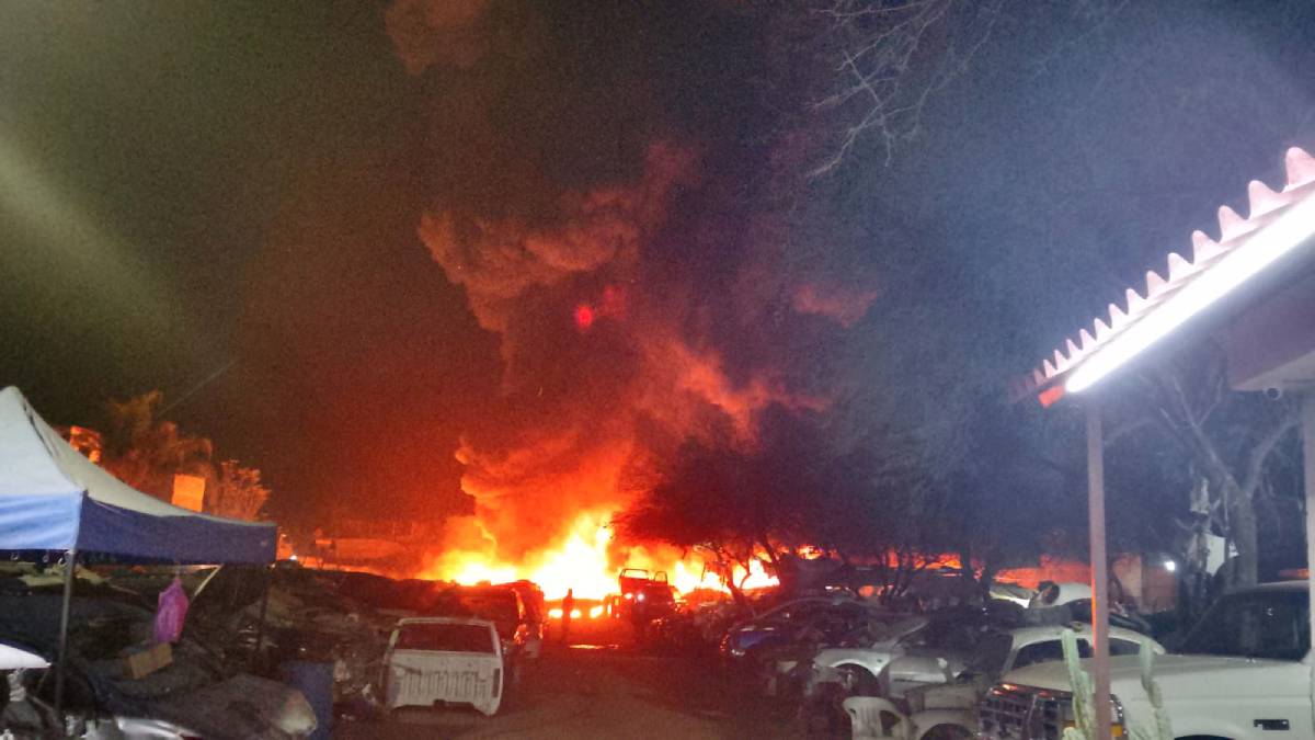 Incendio en yonke Purísima del Rincón