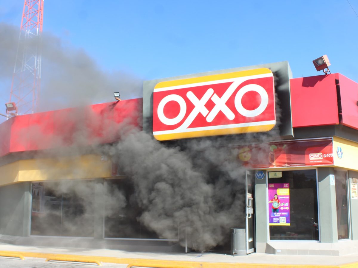 Reportan 18 incendios en León; evacúan plazas comerciales y el Centro Histórico queda desolado