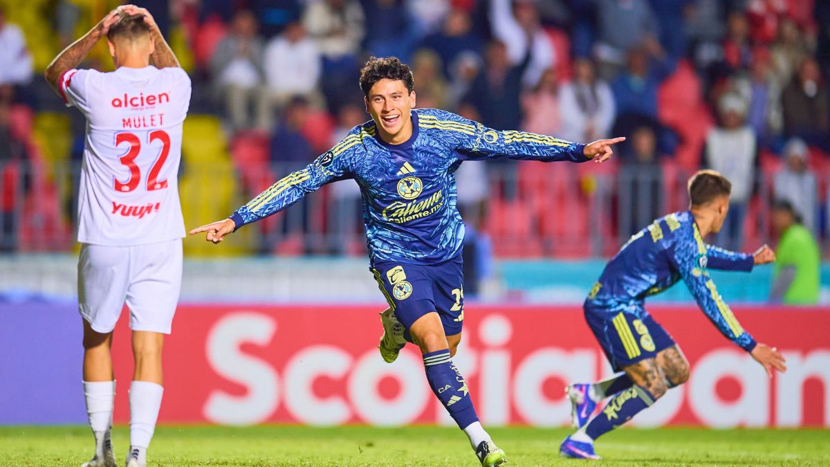 Juárez celebra en el América Vs Olimpia. MexSport.