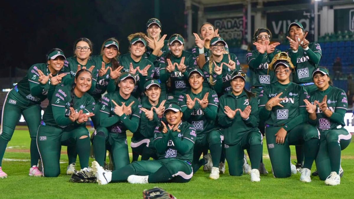 Las Bravas de León celebran su victoria sobre Charros Softbol. Bravas de León.