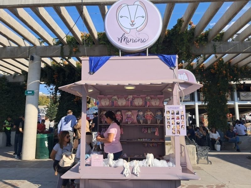Minono: El emprendimiento leonés que transforma peluches en experiencias