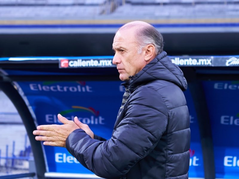 Nicolás Morales, técnico de Mazatlán Femenil, revela que jugadoras han hecho viajes de hasta 17 horas en camión 