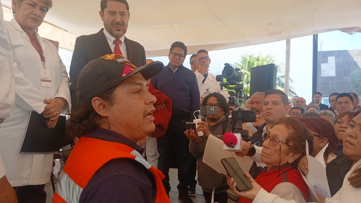 Padre reclama a Martí Batres