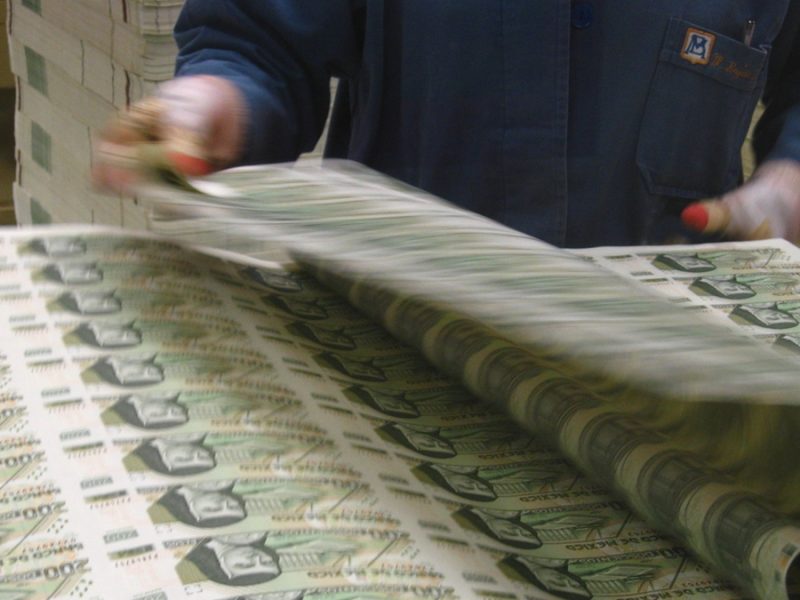 Gobierno destina 60 mil mdd para reducir deuda de Pemex; saldo baja 20 mil mdd