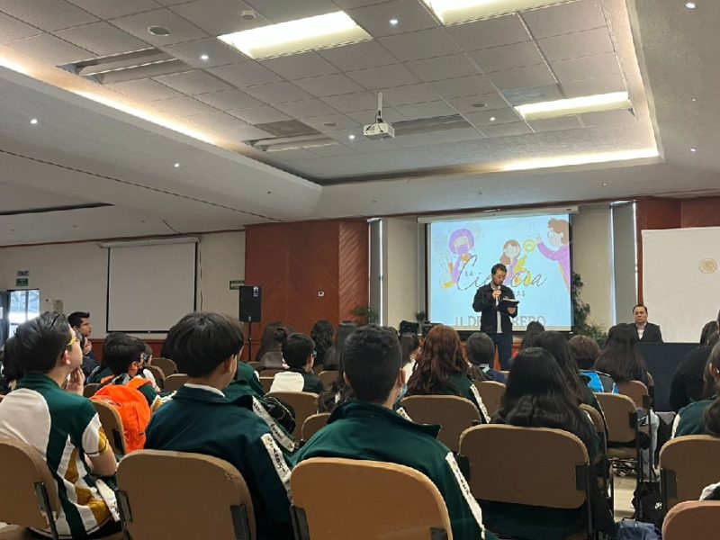 Persisten bajas matrículas de mujeres en carreras STEM, advierten en el CIO