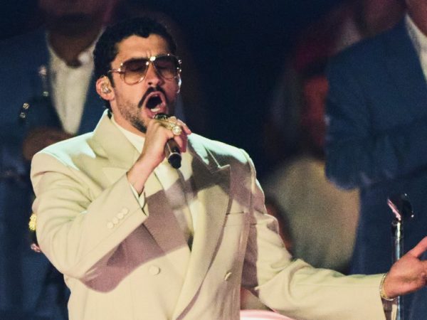 Bad Bunny es reconocido por la Academia de la Lengua Española por su difusión global del idioma