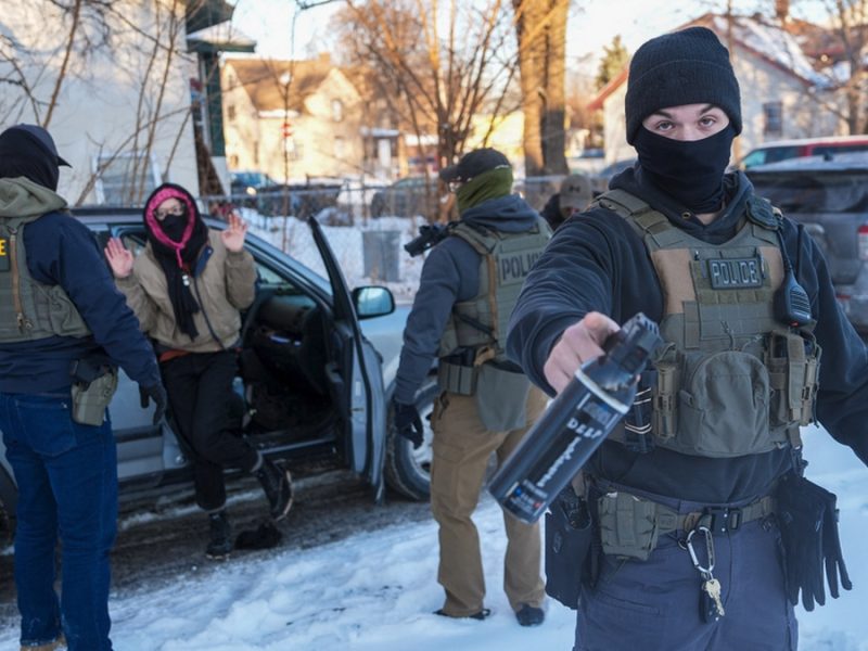 Operativo en Florida culmina con la detención de más de 150 migrantes de México y Centroamérica