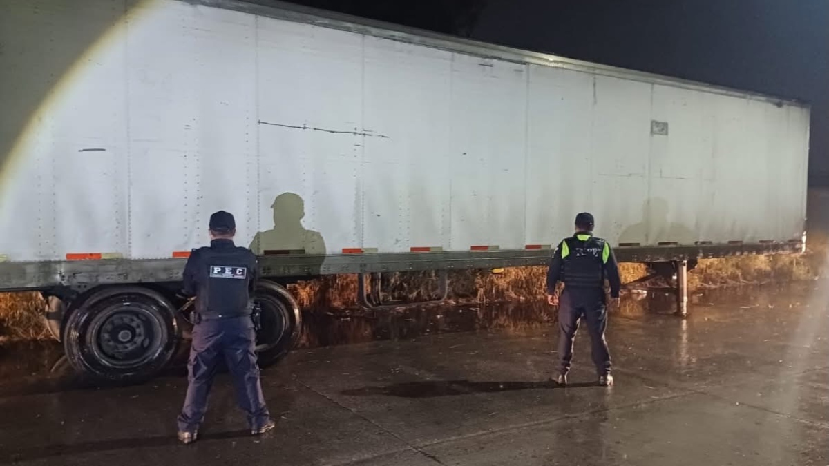Remolque abandonado en Celaya