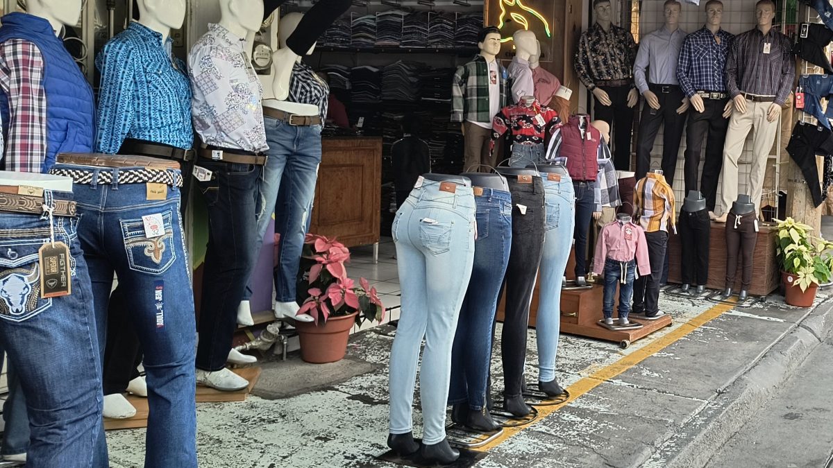 Comerciantes inician remates de invierno y planean estrategias de difusión para reactivar el corredor comercial tras la baja de febrero.