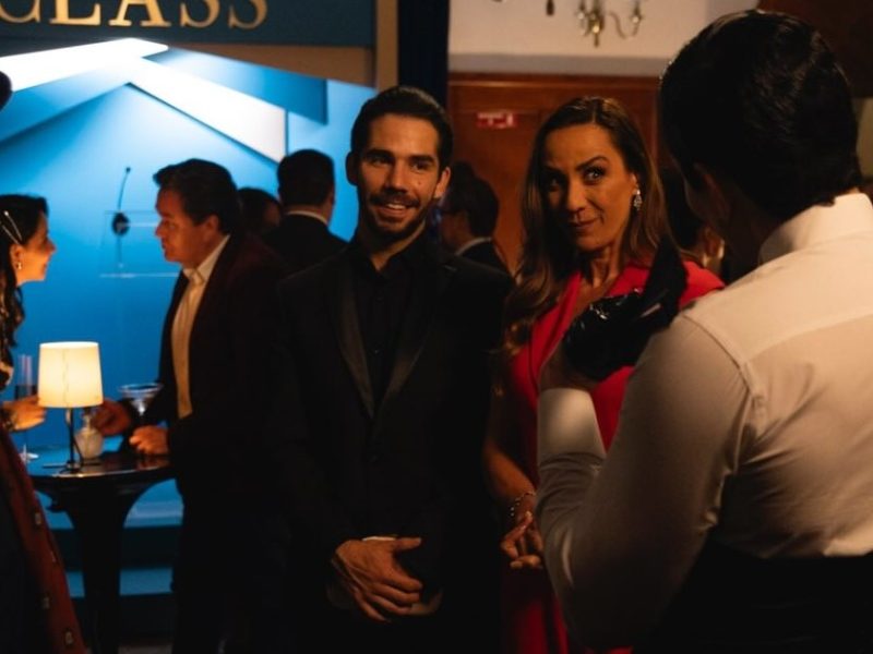 Ruy Senderos analiza el trasfondo humano en ‘Bodas S.A.’, la nueva serie de ViX