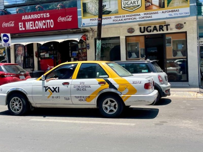 5 mil taxis operan en la zona; varios sin tarjetón