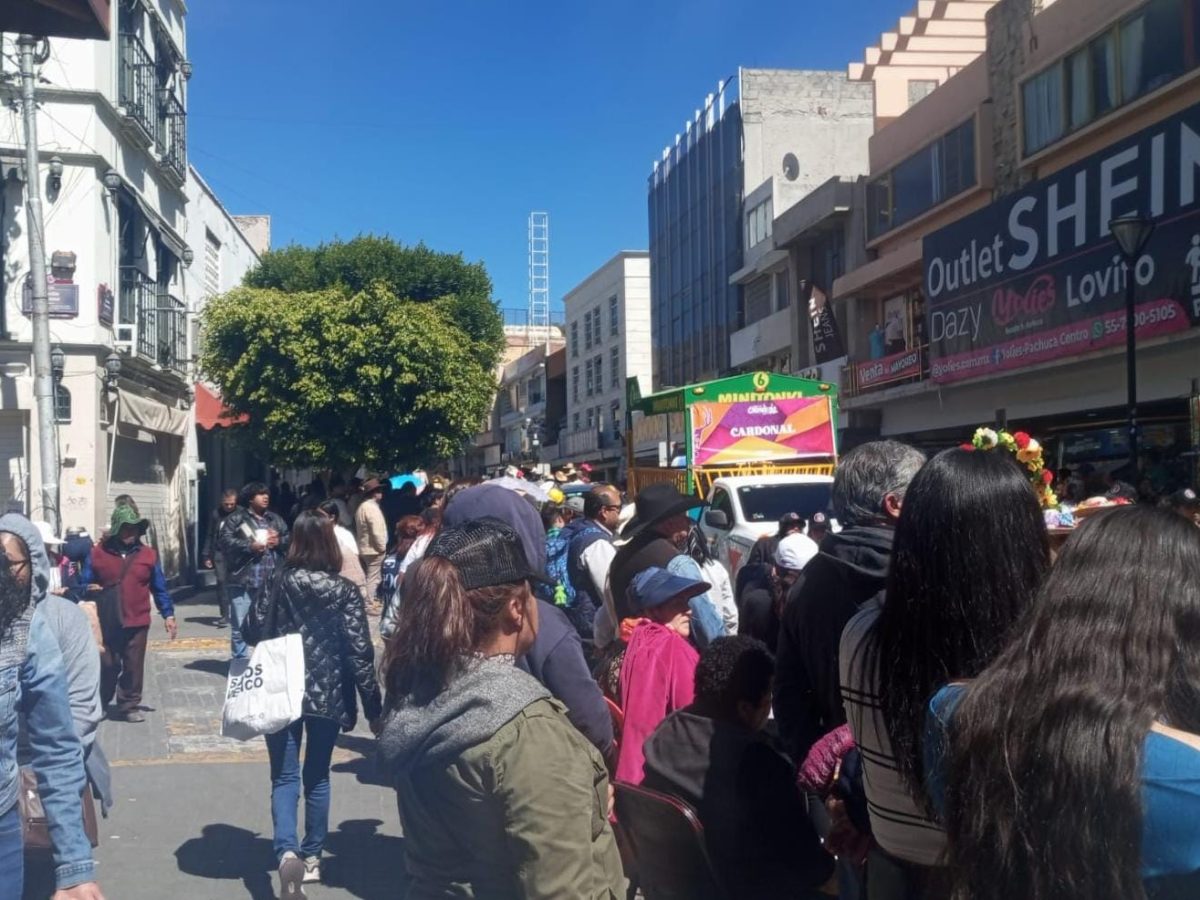 Cuidado: reportan carteristas en el desfile de carnaval en Pachuca