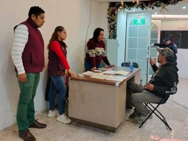 Protegen del frío a 70 personas en el refugio invernal de Pachuca
