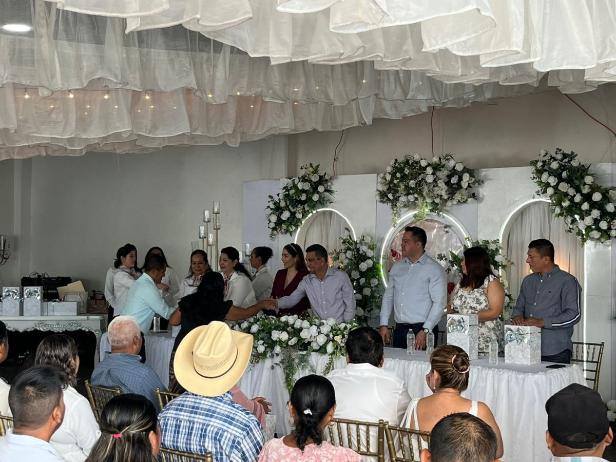 Celebran Bodas Colectivas gratuitas en Huejutla en el Día del Amor y la Amistad