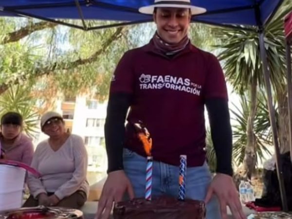 Vecinos de Aquiles Serdán festejan cumpleaños a Jorge Reyes