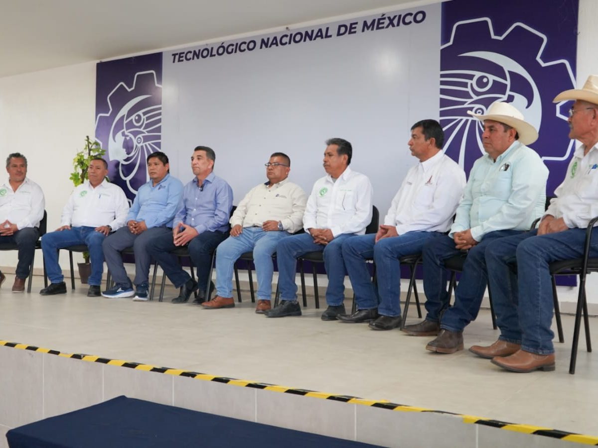 Firman convenio para fortalecer el campo en Huejutla