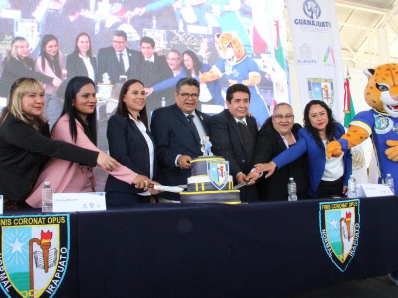 Celebran 75 años de vocación y excelencia educativa de la ENOI