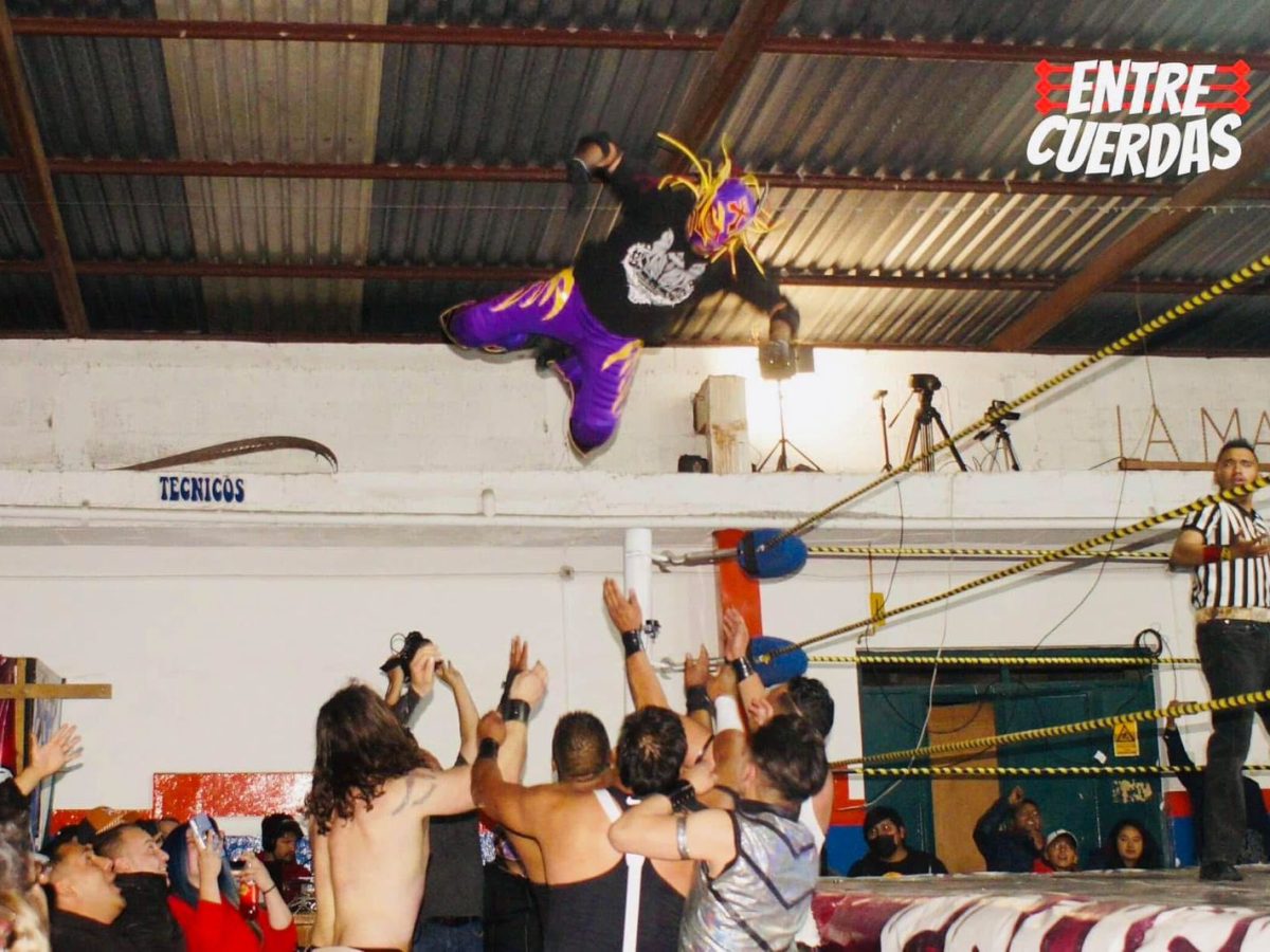 Noche de lucha libre sacude el Coliseo Tulancingo