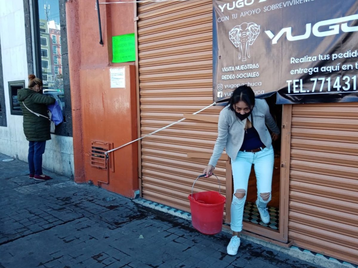 Niegan a mujeres de Pachuca licencias gratis para negocios