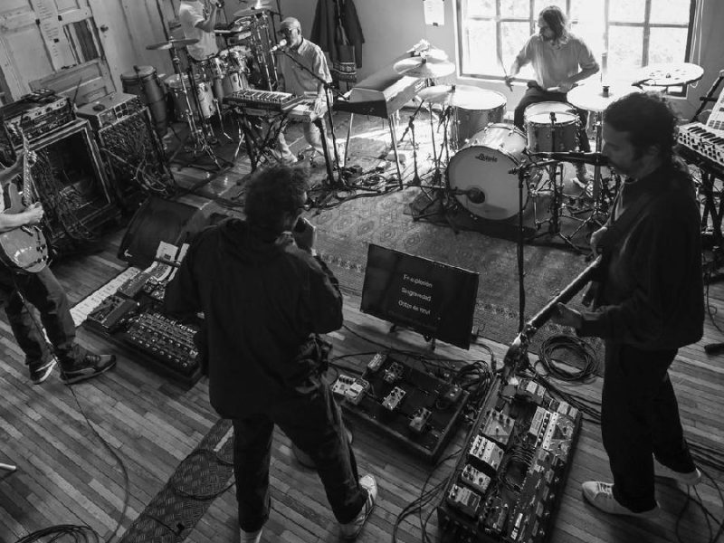 Zoé calienta motores rumbo a León y deja ver su proceso creativo antes de su show en el Foro de la Gente