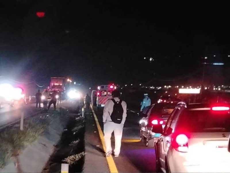 Muere motociclista tras derrapar en la carretera Irapuato-Abasolo