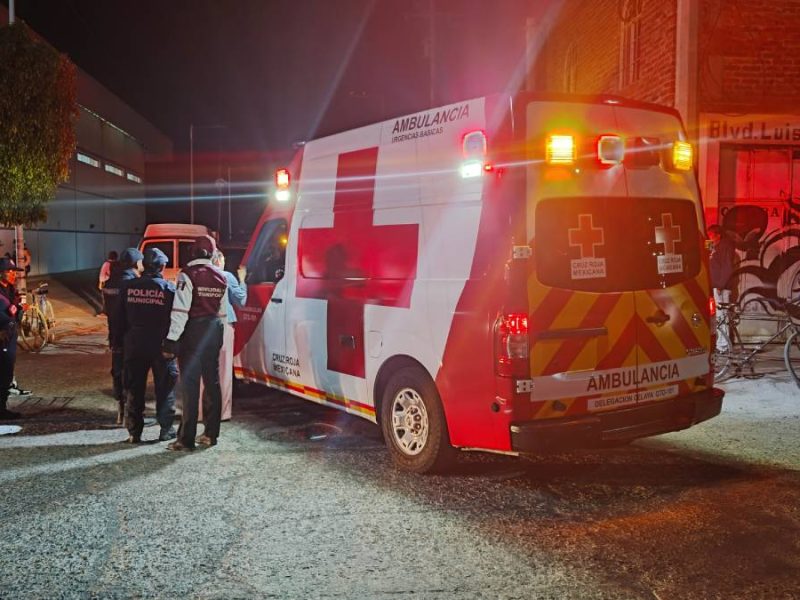 Mientras caminaba con su novia, hombre es apuñalado en Celaya