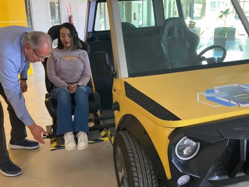 Conoce el VEG: Primer auto eléctrico para personas con discapacidad creado por alumnas de la UG