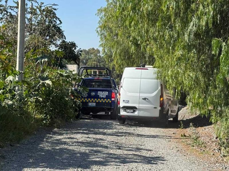 Ciclista halla hombre muerto en Celaya; vecinos reportaron balazos desde el lunes
