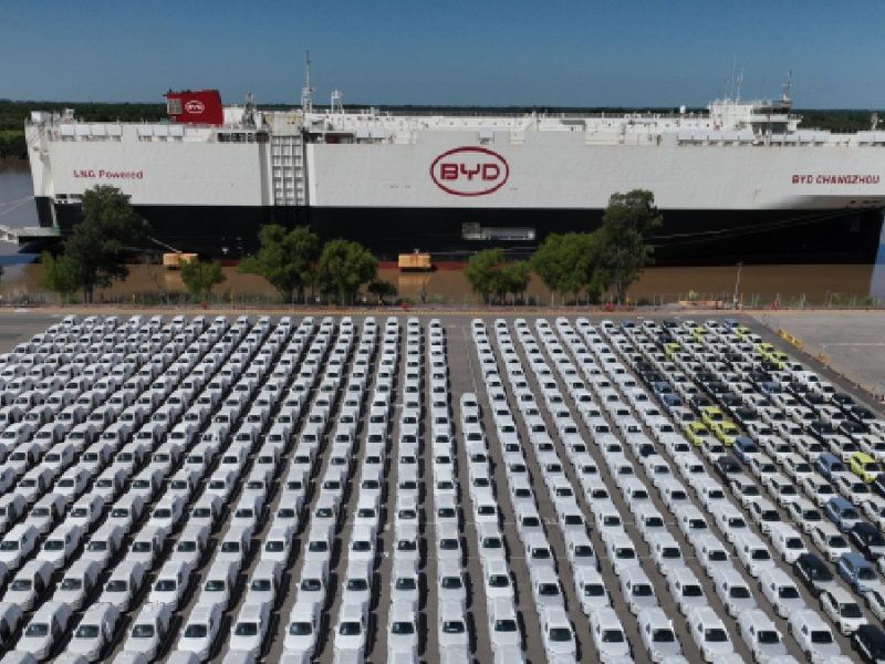 Inundada por productos chinos baratos, América Latina batalla para proteger sus industrias