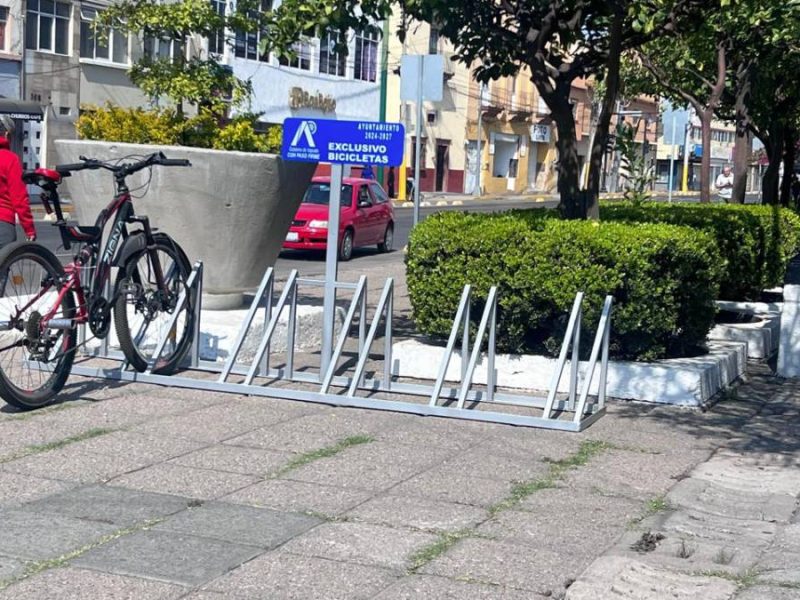 Ciclistas de Irapuato desconfían de nuevos bicipuertos; temen robos en el Centro
