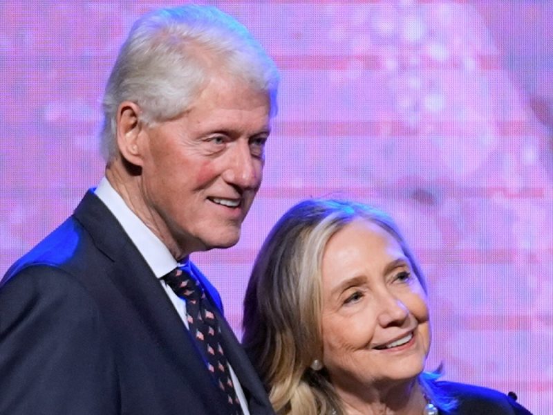 Aceptan Bill y Hillary Clinton testificar en investigación sobre Jeffrey Epstein
