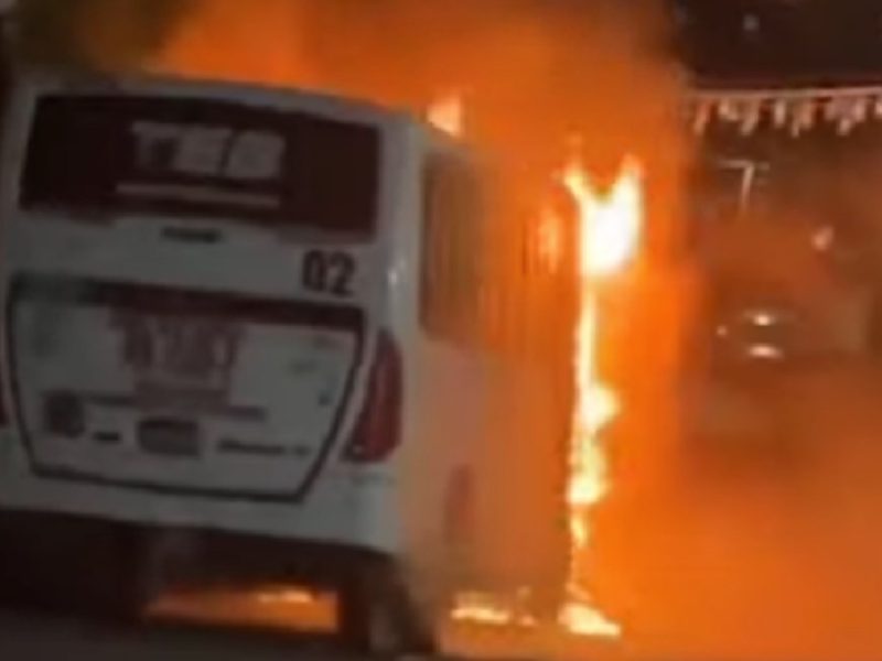 Se incendian tres camiones de la misma empresa de forma simultánea en tres comunidades de Acámbaro