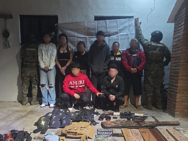 Detiene Marina a ocho en Puerto Vallarta e indagan nexo con CJNG