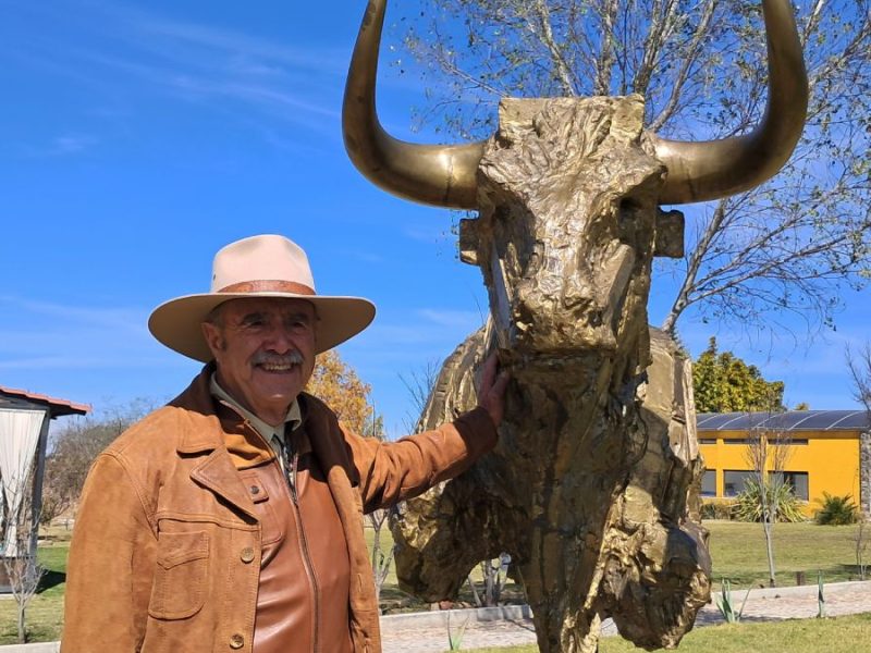 “Santuario del Bronce”: La exposición de Capelo que se apropia de un viñedo en Dolores Hidalgo