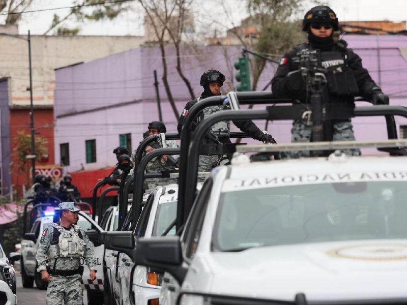 Resguardan fuerzas del Ejército centro forense de la FGR por cadáver de “El Mencho”